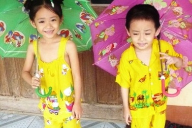 “Bộ hun mất vệ sinh hả ba?”