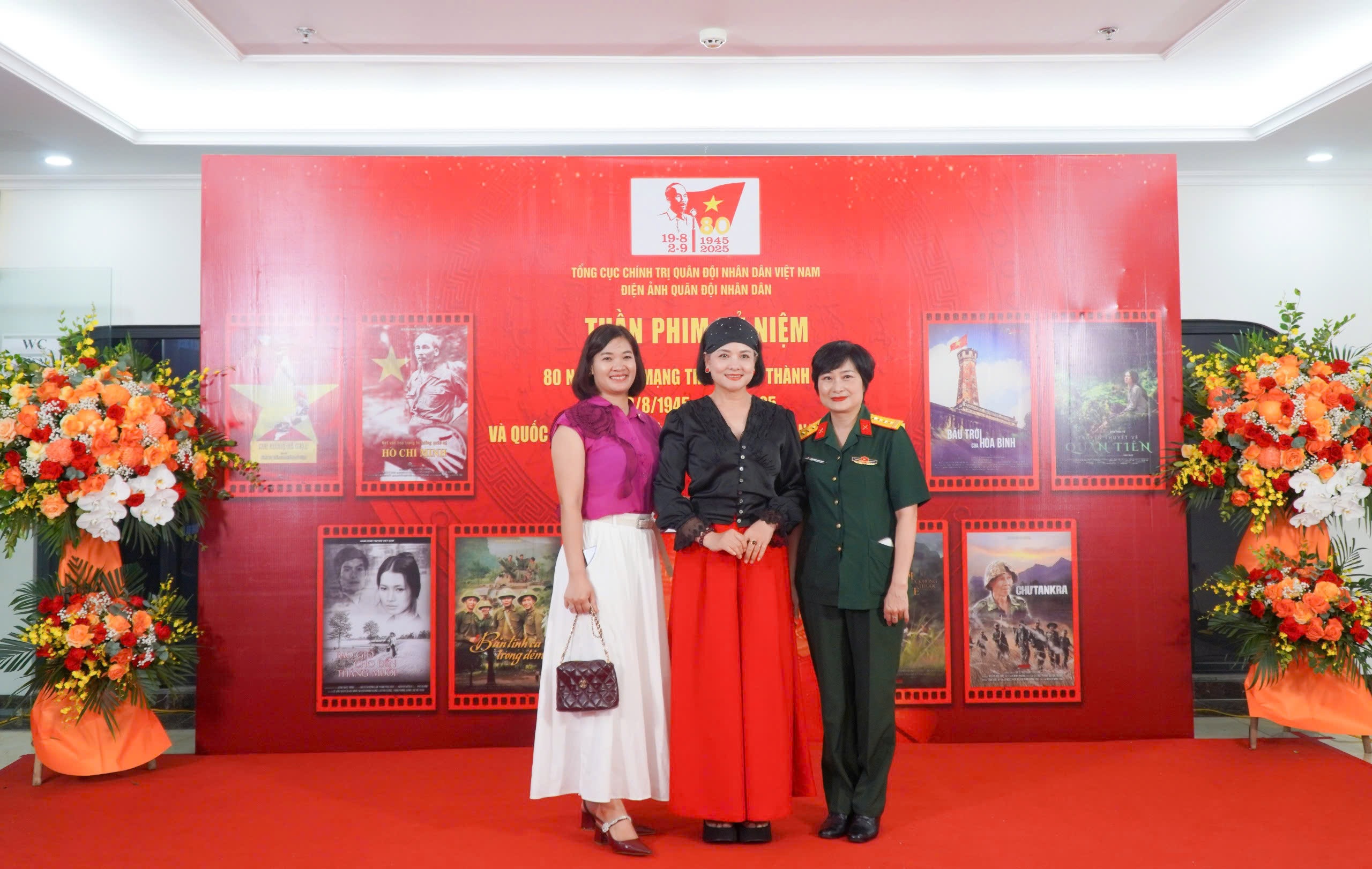 Bao giờ cho đến tháng Mười được chiếu ở Tuần phim kỷ niệm các ngày lễ lớn - 2