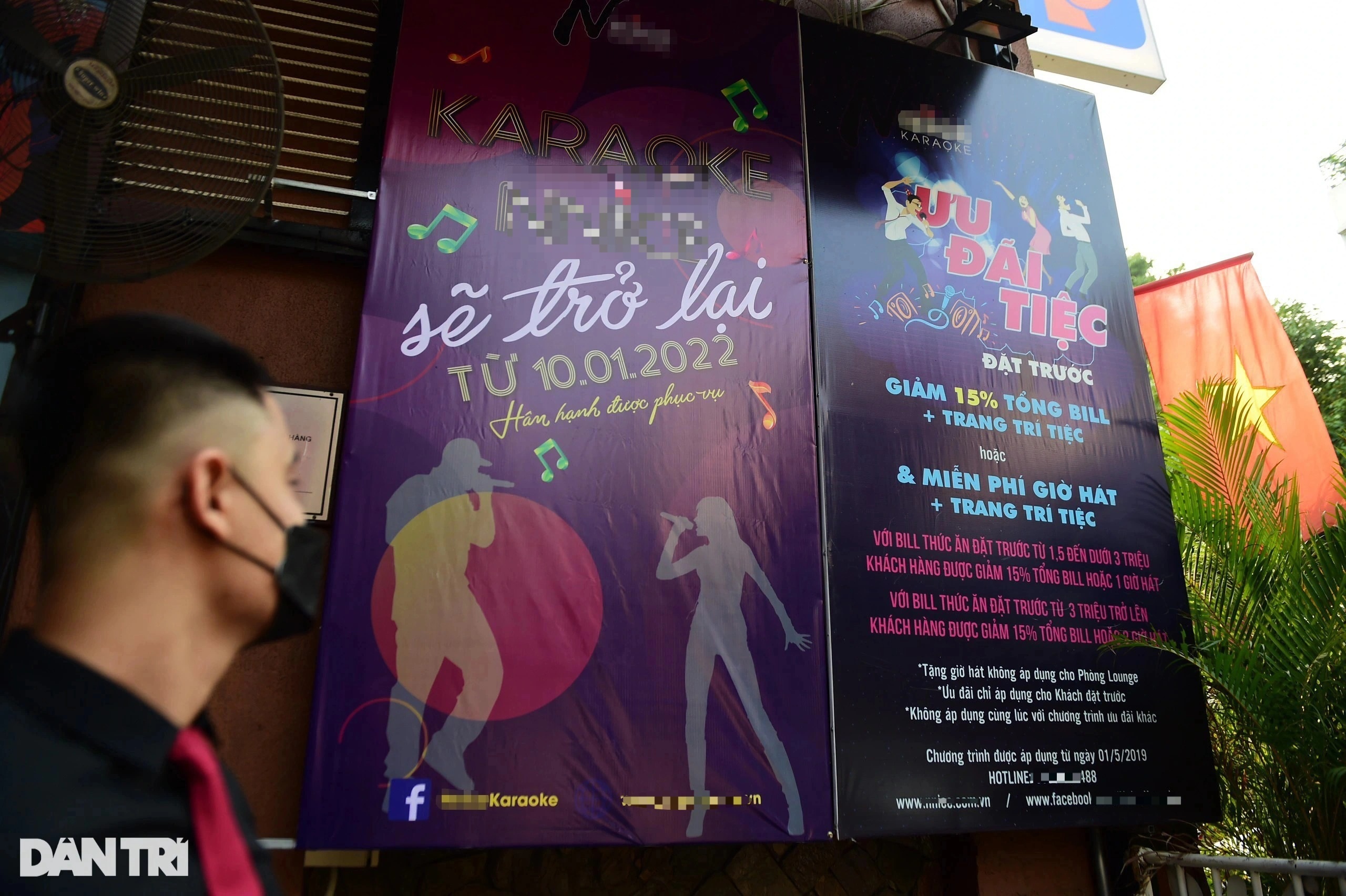 Quán karaoke tự làm phòng cách ly, dùng đèn tia cực tím khử khuẩn phòng hát - 2 Quán karaoke tự làm phòng cách ly, dùng đèn tia cực tím khử khuẩn phòng hát - 2