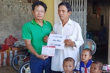 Bạn đọc Dân trí cùng chính quyền địa phương chăm lo 4 đứa trẻ mồ côi