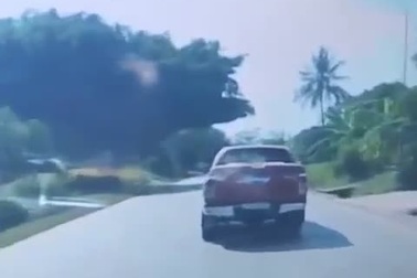 Kinh hoàng ô tô tông xe máy chạy cùng chiều khiến 7 người thương vong