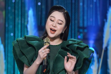 Huyền Phương gây ngạc nhiên với bản phối xẩm sử dụng tứ tấu đàn dây