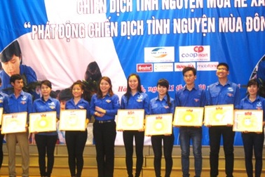 Hà Tĩnh: Tuyên dương tình nguyện viên Mùa hè xanh xuất sắc