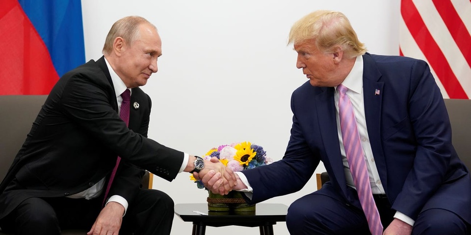 Ông Trump đề nghị viện trợ máy thở giúp Nga ứng phó Covid-19 - 1 Ông Trump đề nghị viện trợ máy thở giúp Nga ứng phó Covid-19 - 1
