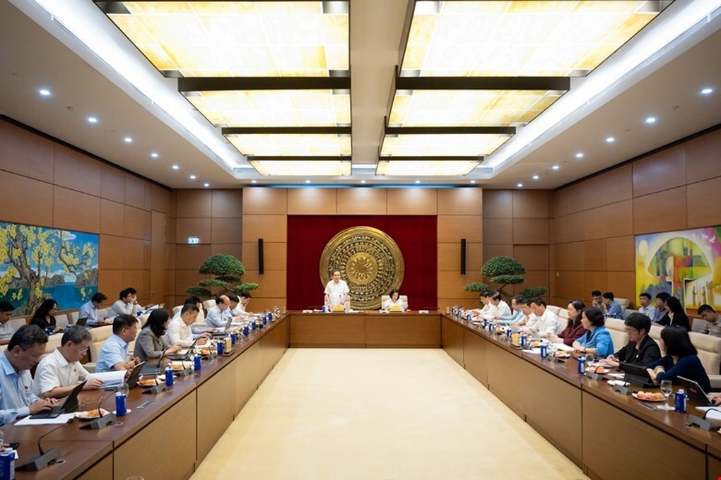 Chủ tịch Quốc hội: “Không để luật một đường, nghị định một nẻo” - 1