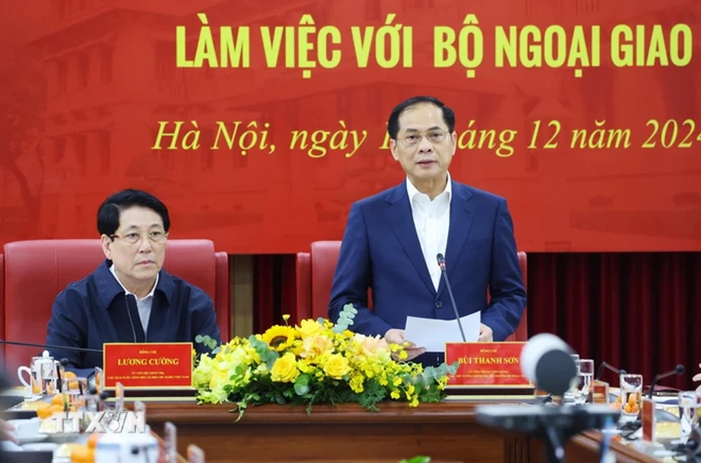 Ngành Ngoại giao đóng góp quan trọng vào thành tựu đối ngoại của đất nước - 2 Ngành Ngoại giao đóng góp quan trọng vào thành tựu đối ngoại của đất nước - 2