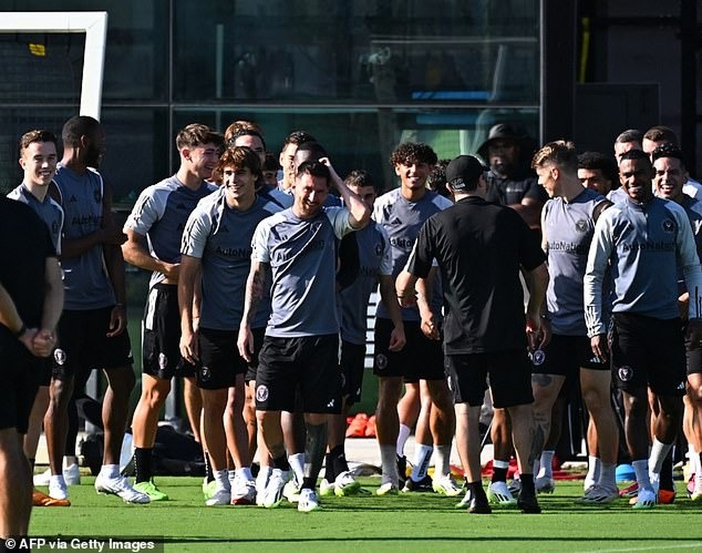 Messi phấn khích trong buổi tập luyện trước trận ra mắt Inter Miami - 9 Messi phấn khích trong buổi tập luyện trước trận ra mắt Inter Miami - 9
