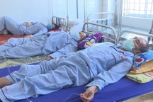 Mua nấm về ăn, cả gia đình 5 người phải nhập viện vì ngộ độc