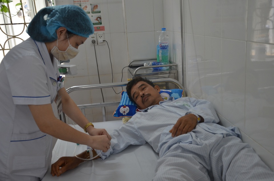 Xót xa cảnh người vợ khẩn cấp cầu xin các nhà hảo tâm cứu chồng! - 1 Xót xa cảnh người vợ khẩn cấp cầu xin các nhà hảo tâm cứu chồng! - 1