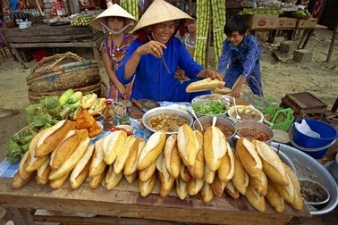 Ẩm thực đường phố Việt Nam trên báo chí thế giới