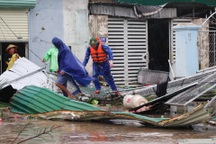 16 người chết và mất tích ở 4 tỉnh miền Trung do bão Bualoi