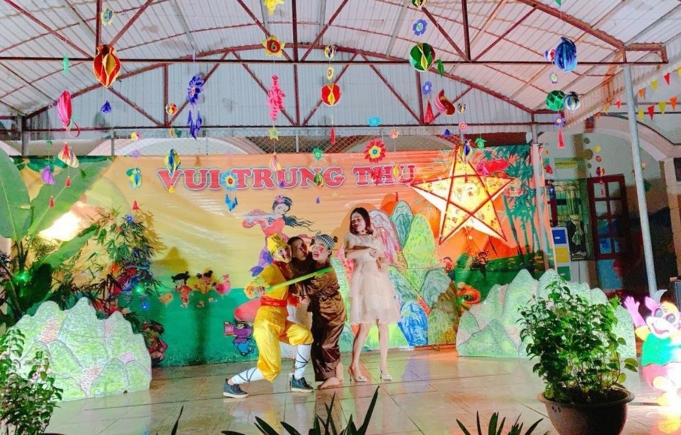 Học sinh mầm non miền núi vui Trung thu qua tivi - 1 Học sinh mầm non miền núi vui Trung thu qua tivi - 1