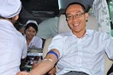 Manulife Việt Nam phát động chương trình hiến máu nhân đạo 2013