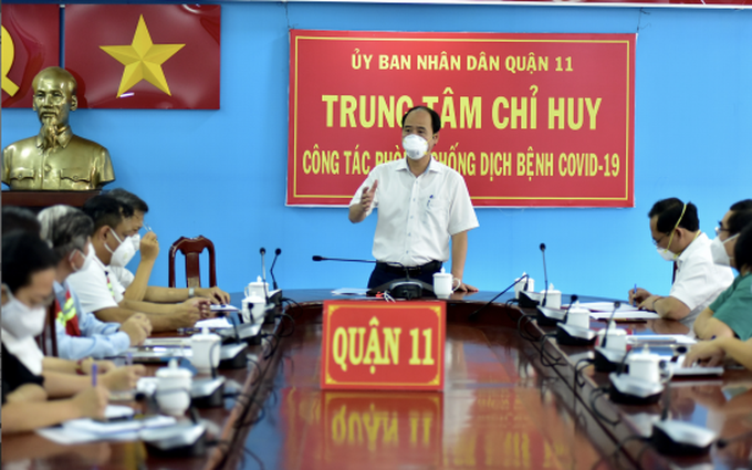 Thứ trưởng Nguyễn Văn Hồi: ‘Quận 11 (TP.HCM) cần quan tâm trang bị đồ bảo hộ y tế cho lực lượng tuyến đầu’