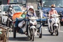 Người dân TPHCM bất an khi lưu thông cùng "hung thần"