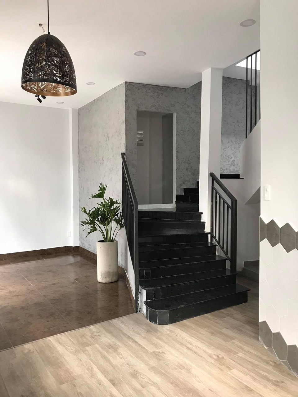 Phạm điều tối kỵ trong phong thủy, gia chủ chi 350 triệu để cải tạo nhà - 7 Phạm điều tối kỵ trong phong thủy, gia chủ chi 350 triệu để cải tạo nhà - 7
