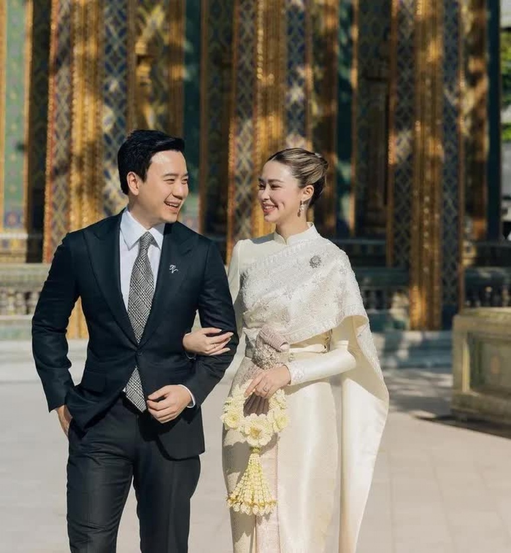 Nhan sắc quyến rũ của bông hồng lai Thái Lan sắp được gả vào nhà tỷ phú - 5 Nhan sắc quyến rũ của bông hồng lai Thái Lan sắp được gả vào nhà tỷ phú - 5
