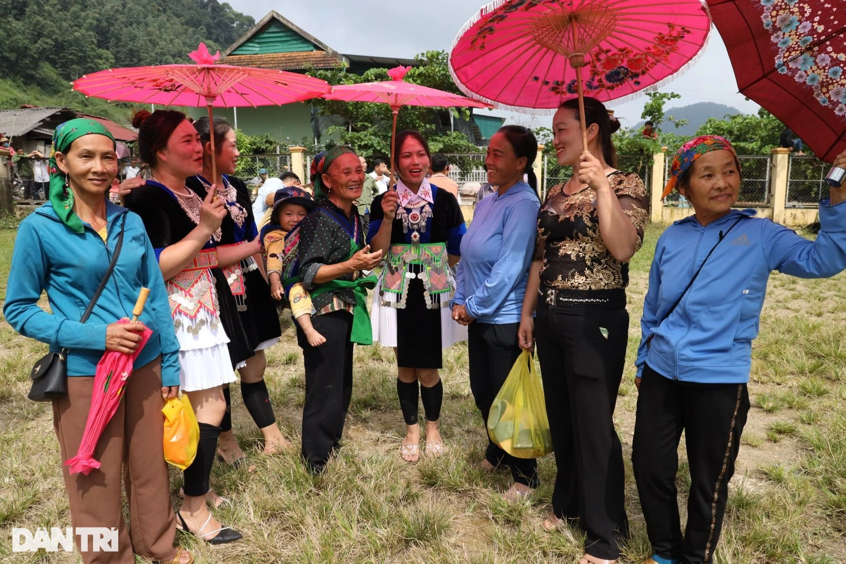 Độc đáo lễ hội chọi bò có truyền thống gần 100 năm ở vùng biên Nghệ An - 8 Độc đáo lễ hội chọi bò có truyền thống gần 100 năm ở vùng biên Nghệ An - 8
