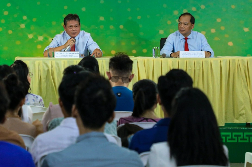 NSND Bạch Tuyết: Hát cải lương phải có tư cách đàng hoàng, ăn nói có học - 1 NSND Bạch Tuyết: Hát cải lương phải có tư cách đàng hoàng, ăn nói có học - 1