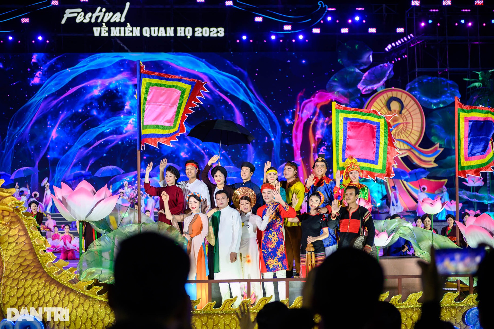 Gần 1.000 nghệ sĩ biểu diễn tại lễ khai mạc Festival Về miền Quan họ 2023 - 5 Gần 1.000 nghệ sĩ biểu diễn tại lễ khai mạc Festival Về miền Quan họ 2023 - 5