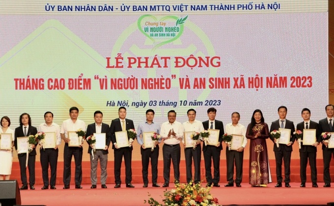 Tại Lễ phát động, UBND thành phố, Ủy ban MTTQ Việt Nam thành phố Hà Nội đã tuyên dương các tập thể, cá nhân tiêu biểu, có nhiều đóng góp cho công tác giảm nghèo và an sinh xã hội.
