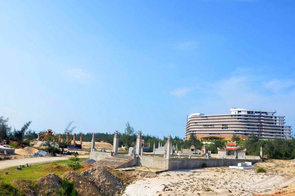 Hiện tượng lạ ở khu rừng phòng hộ ven biển: Do buông lỏng quản lý - 3 Hiện tượng lạ ở khu rừng phòng hộ ven biển: Do buông lỏng quản lý - 3