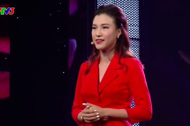Màn hùng biện xúc động về tình yêu của nữ MC hút triệu lượt xem