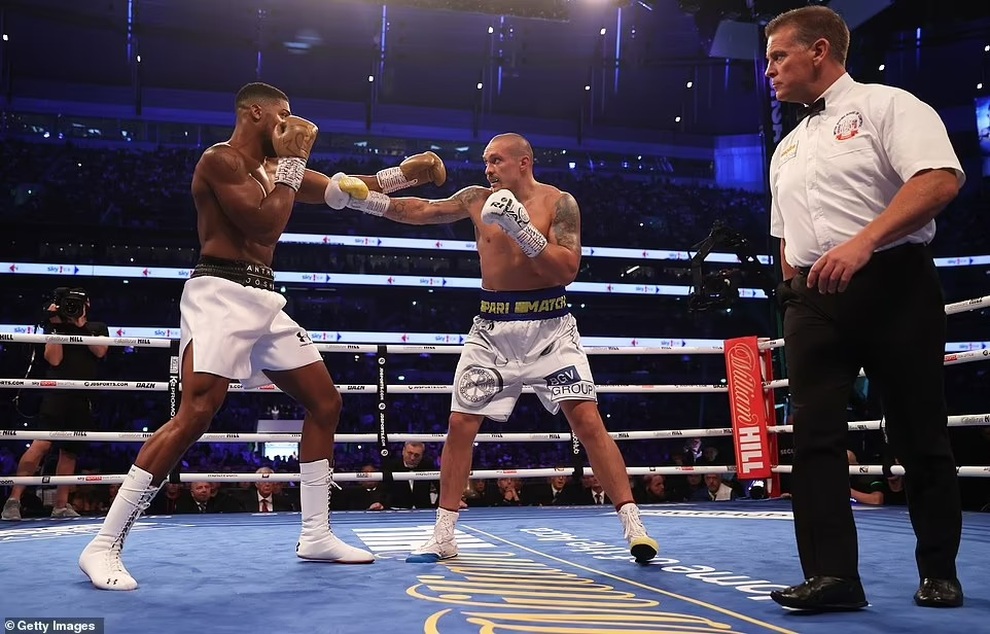 Oleksandr Usyk đánh bại Anthony Joshua, thâu tóm 4 đai vô địch hạng nặng - 1 Oleksandr Usyk đánh bại Anthony Joshua, thâu tóm 4 đai vô địch hạng nặng - 1