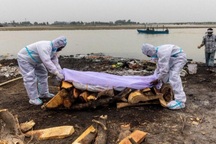 Gần 100 thi thể trôi dạt, Ấn Độ cấp tập giăng lưới trên sông Hằng