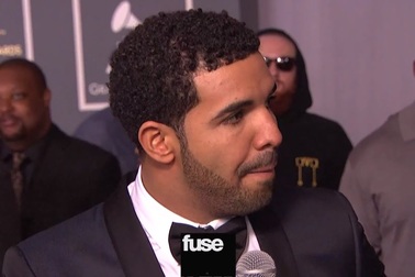 Drake lịch lãm trên thảm đỏ