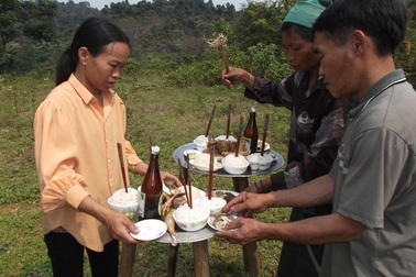 Đầu năm nghe chuyện cúng thần rừng của người Mã Liềng