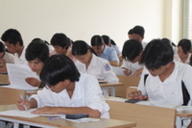 Thí sinh phát khóc vì đề thi!