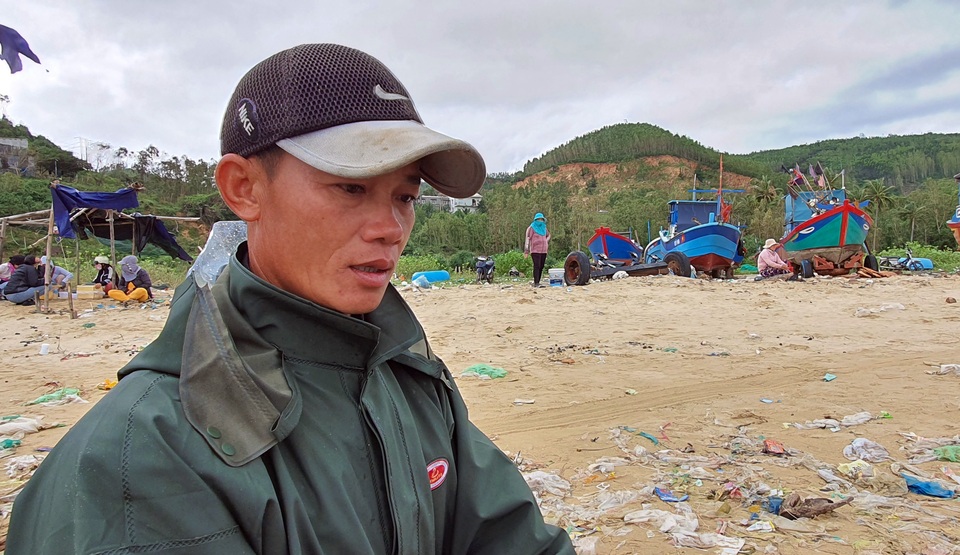 Độc đáo nghề săn tôm hùm giống hốt bạc triệu - 6 Độc đáo nghề săn tôm hùm giống hốt bạc triệu - 6