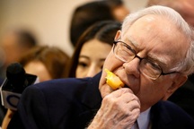 Bữa sáng của các tỷ phú siêu giàu: Người ăn lập dị, người bỏ bữa