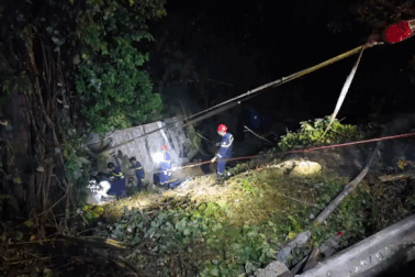 Công an thông tin vụ ô tô chở 36 hành khách rơi xuống vực đèo Bảo Lộc