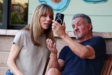 Sylvester Stallone ra phố cùng vợ kém 22 tuổi sau khi hàn gắn quan hệ