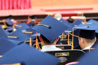 Hơn chục nghìn tỷ đào tạo tiến sĩ: Có tiền sao không hút người học