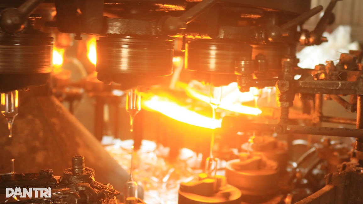 Những người cuối cùng làm nghề thổi ống tiêm philatop - 2 Những người cuối cùng làm nghề thổi ống tiêm philatop - 2