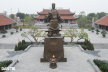 Đầu xuân thăm đền thờ Lý Thường Kiệt tại phòng tuyến sông Như Nguyệt