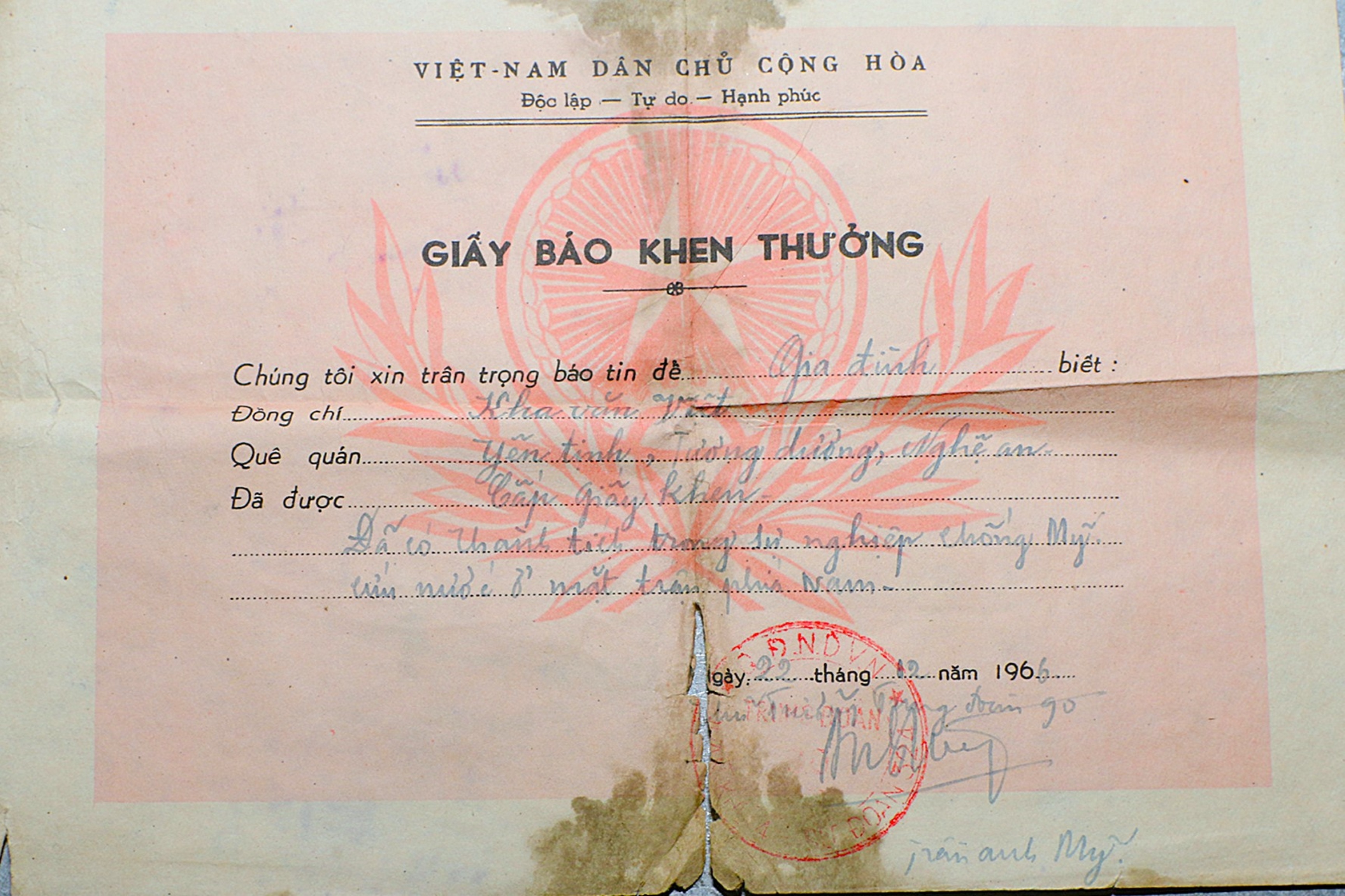 Tấm ảnh chân dung thay liệt sỹ trở về sau nửa thế kỷ lưu lạc trên đất Mỹ - 3 Tấm ảnh chân dung thay liệt sỹ trở về sau nửa thế kỷ lưu lạc trên đất Mỹ - 3