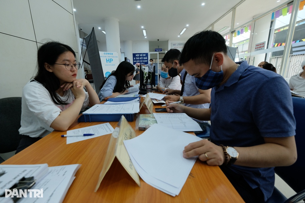Còn 4,4 triệu lao động mất việc, giảm giờ làm… vì Covid-19 - 2 Còn 4,4 triệu lao động mất việc, giảm giờ làm… vì Covid-19 - 2