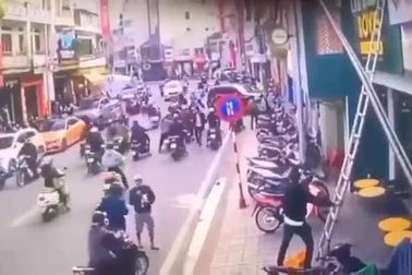 "Thợ điện, tài xế xe công nghệ" ập vào phá sòng bạc ngay trung tâm Đà Lạt