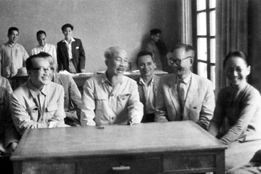 Học Bác về tư tưởng nhân văn "thương yêu cán bộ"!