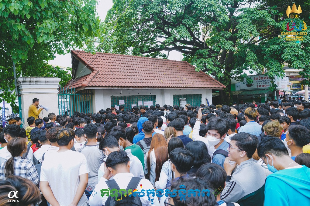 Cơn sốt vé SEA Games chưa từng có ở Campuchia - 1 Cơn sốt vé SEA Games chưa từng có ở Campuchia - 1