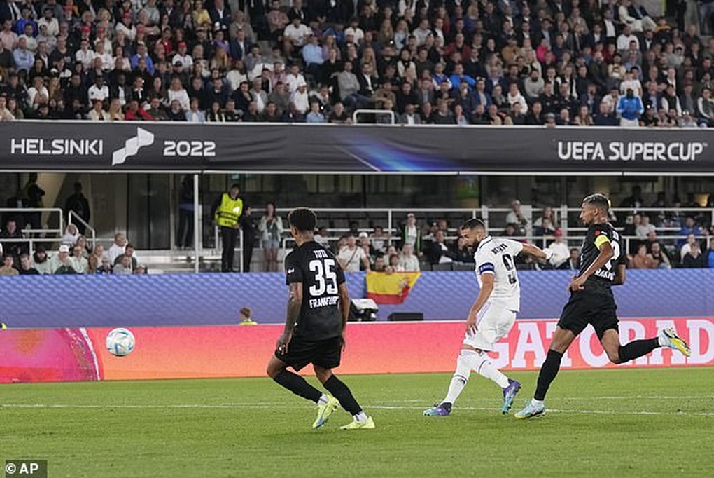 Benzema tỏa sáng, Real Madrid giành Siêu Cúp châu Âu - 6 Benzema tỏa sáng, Real Madrid giành Siêu Cúp châu Âu - 6