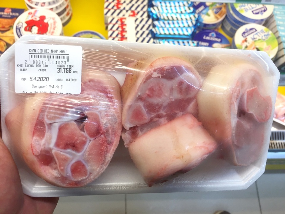Thịt heo nhập khẩu giá rẻ bán đầy các cửa hàng ở TPHCM - 2 Thịt heo nhập khẩu giá rẻ bán đầy các cửa hàng ở TPHCM - 2