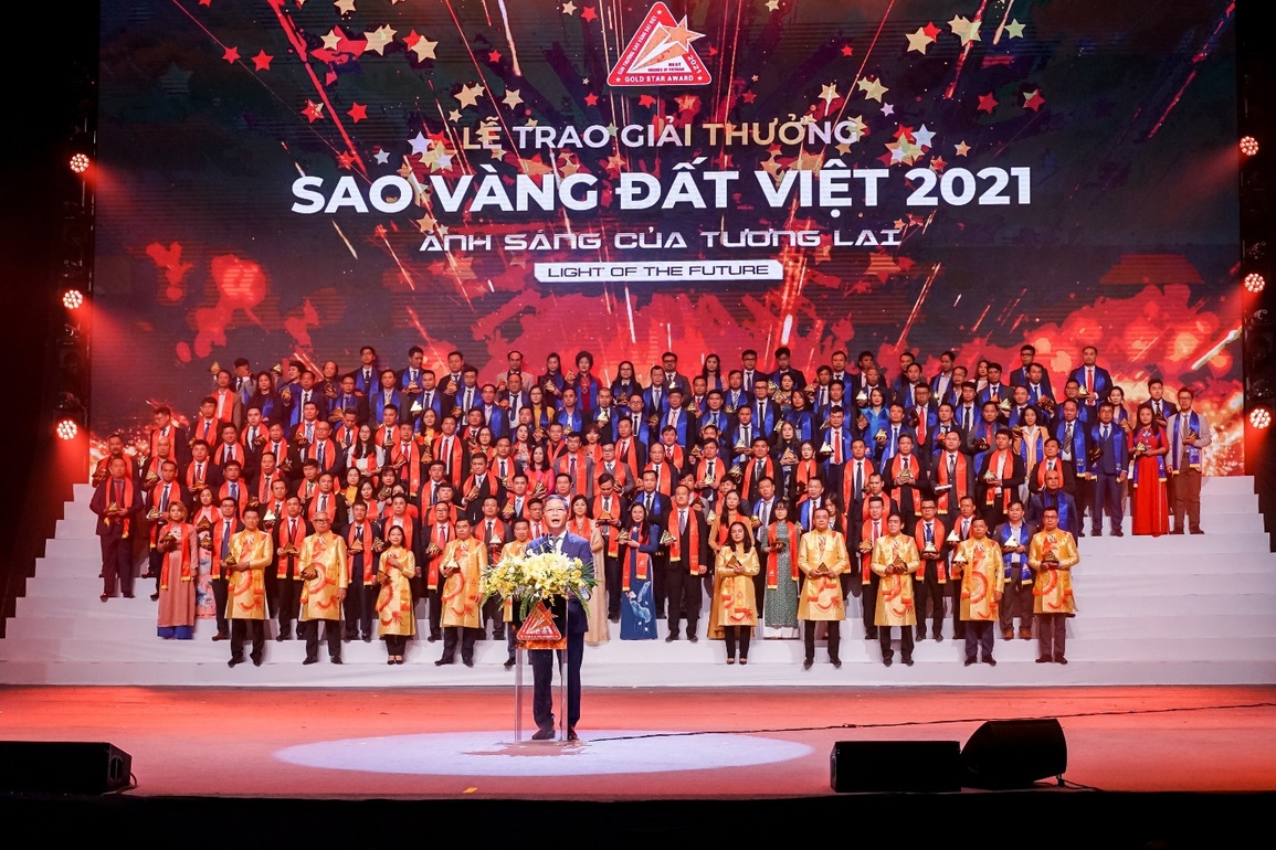 Việt Tiến tiếp tục được vinh danh Top 10 Thương hiệu Sao Vàng đất Việt 2021 - 2 Việt Tiến tiếp tục được vinh danh Top 10 Thương hiệu Sao Vàng đất Việt 2021 - 2