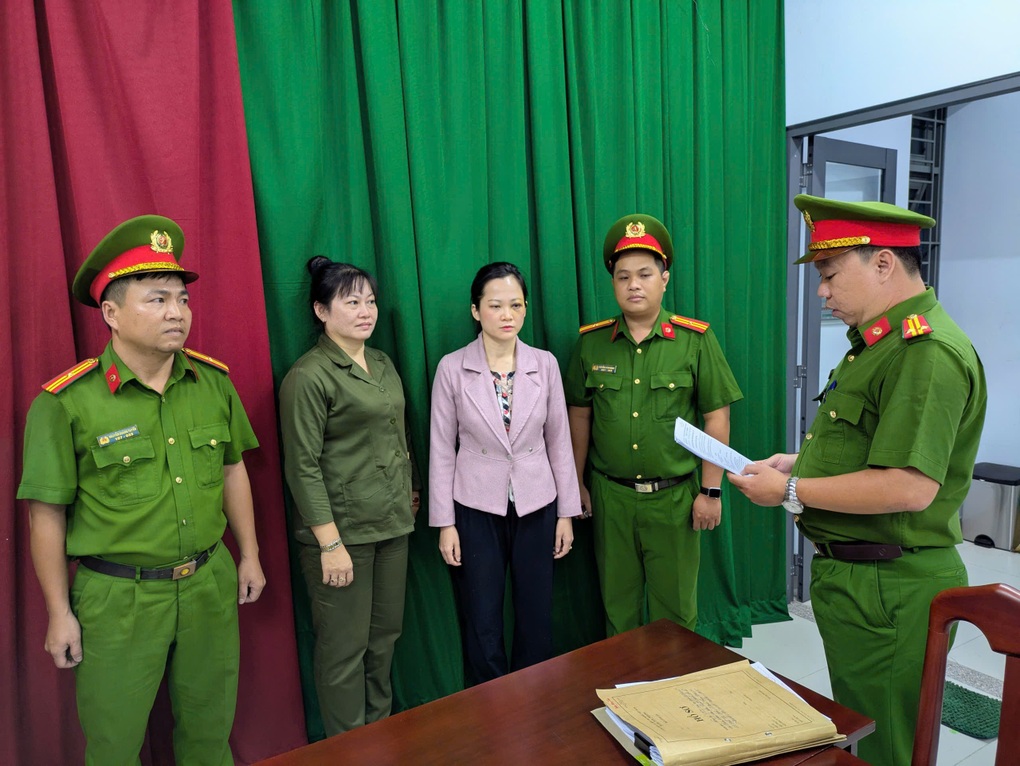 Bắt khẩn cấp chủ nha khoa Tuyết Chinh hành hung khách hàng ở TPHCM - 1 Bắt khẩn cấp chủ nha khoa Tuyết Chinh hành hung khách hàng ở TPHCM - 1