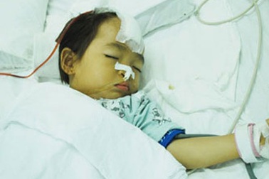 Kẻ cuồng sát chém vợ con và mẹ trọng thương