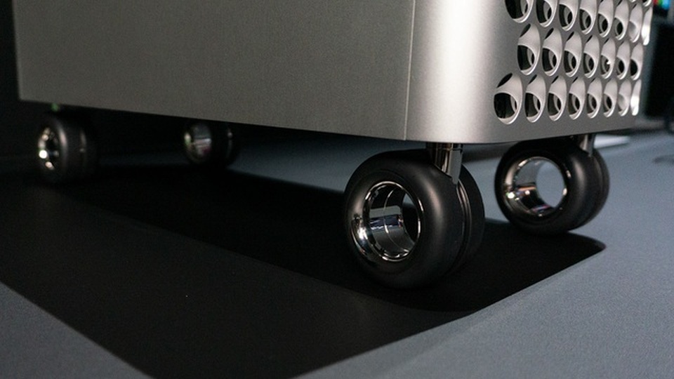 Apple bán bộ bánh xe dành cho Mac Pro với giá bằng... một chiếc iPhone 11 - 2 Apple bán bộ bánh xe dành cho Mac Pro với giá bằng... một chiếc iPhone 11 - 2